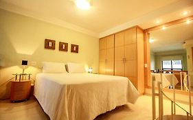 Apartamento Duplex Place Vendome! Moema, 58m2, Amplo, Conforto, Luxo! Servicos, Estacionamento, Internet, Metro!